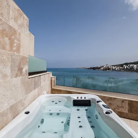 Dearborn Seafront Apartment *