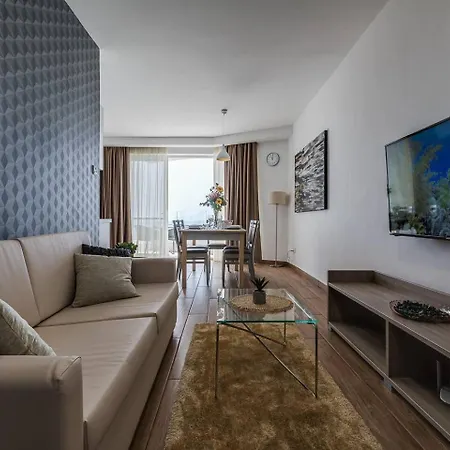 Apartment Dearborn Seafront